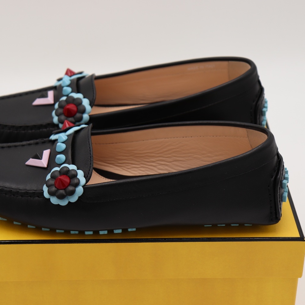 $SOLD Fendi Flower Applique Leather Driver Loafer - Picture 4 of 8